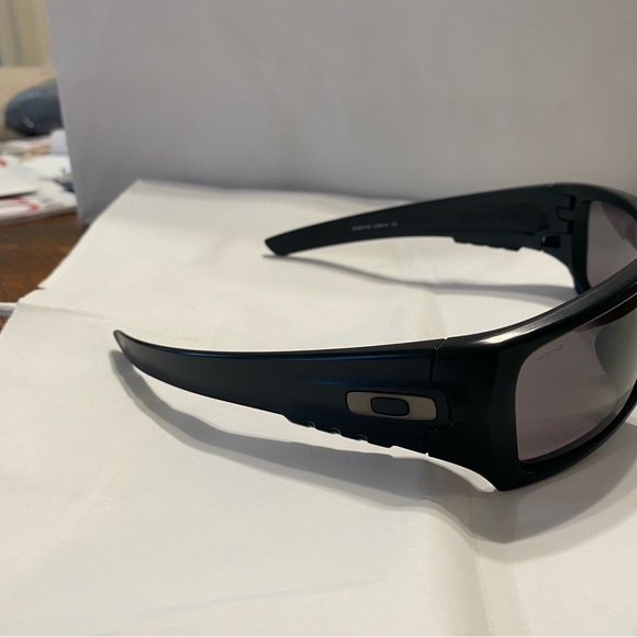 Oakley Det Cord safety rated sunglasses - Picture 4 of 7